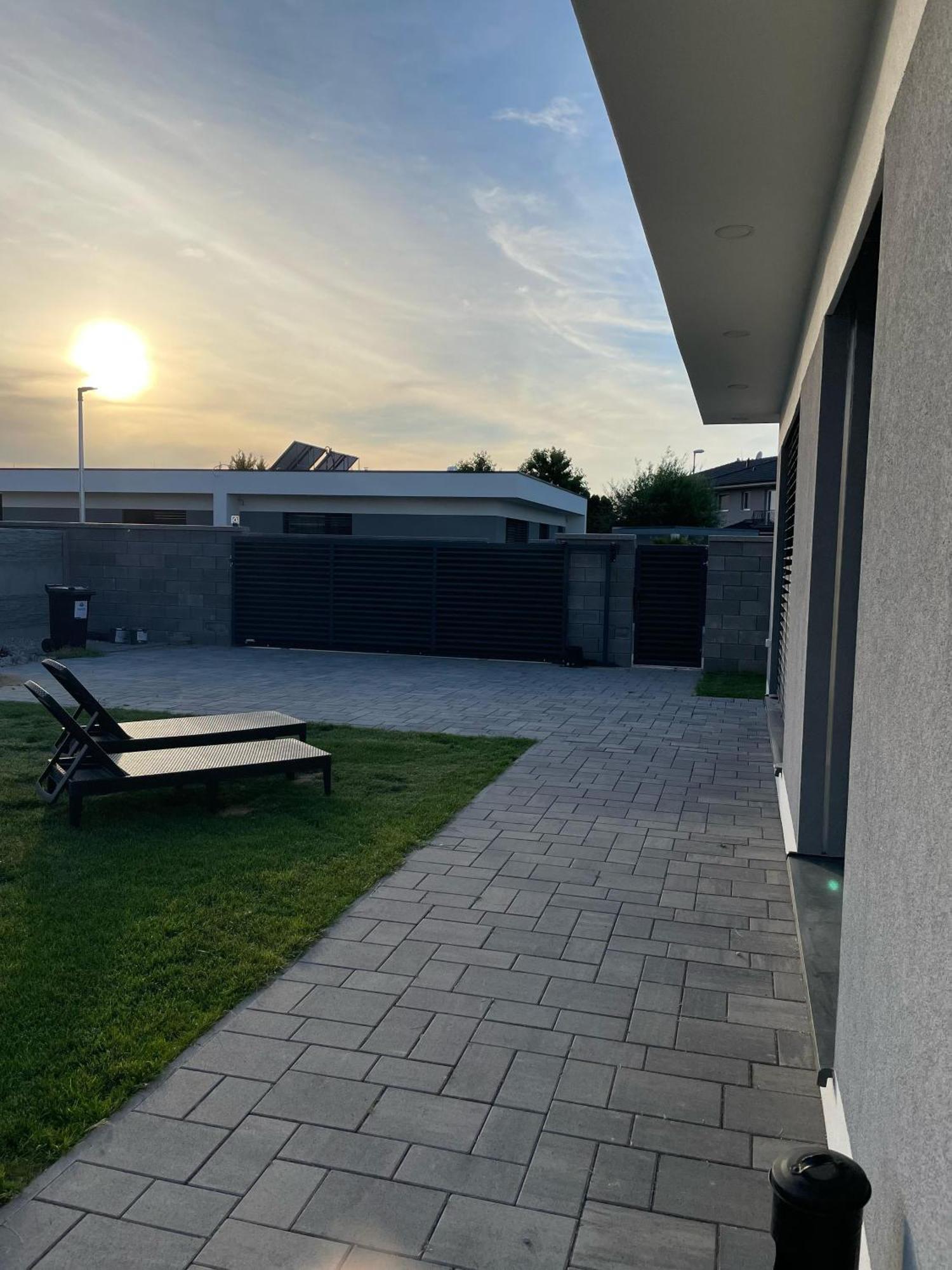 Klimatizovany Apartmanovy Dom, S Virivkou, 1B Senec Zewnętrze zdjęcie