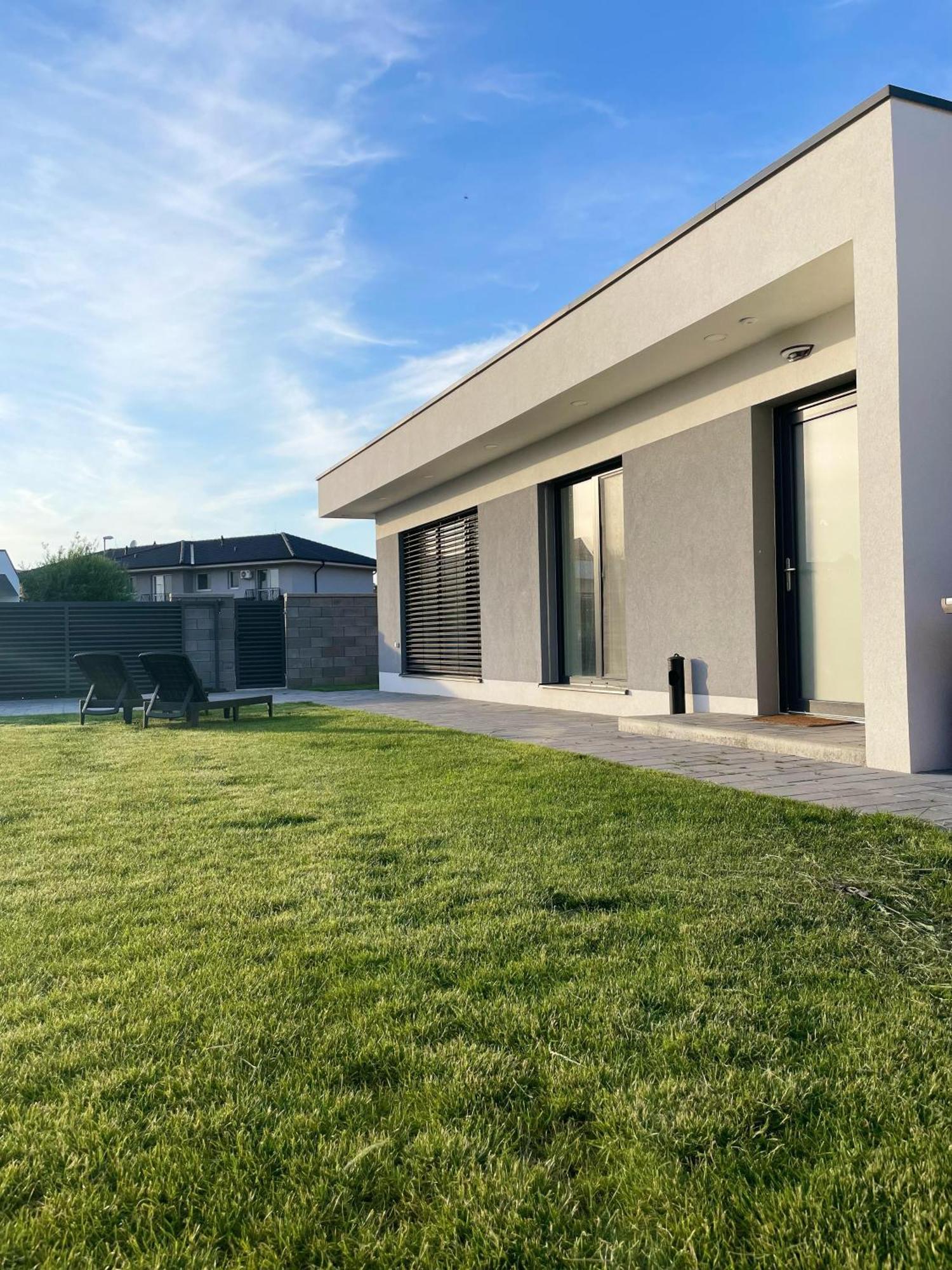 Klimatizovany Apartmanovy Dom, S Virivkou, 1B Senec Zewnętrze zdjęcie